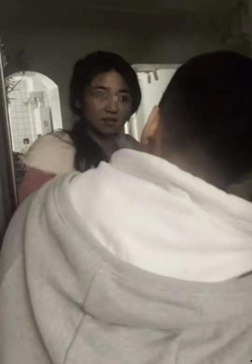 啥叫吃瓜女孩啊视频,网络热词背后的文化现象