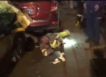 大爷打架吃瓜视频在线观看,吃瓜群众围观热议！