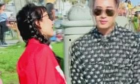 结婚吃瓜视频,甜蜜瞬间！结婚吃瓜视频揭秘婚礼幕后趣事