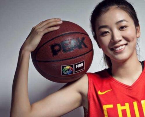 吃瓜打篮球女生网红视频,网红女生的篮球魅力瞬间