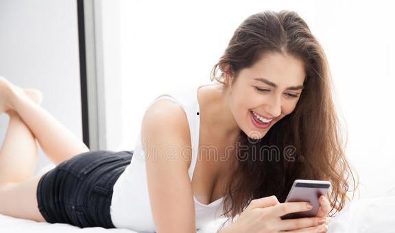 小孩子叫老公视频吃瓜,小萌娃误称网友“老公”引发网友热议